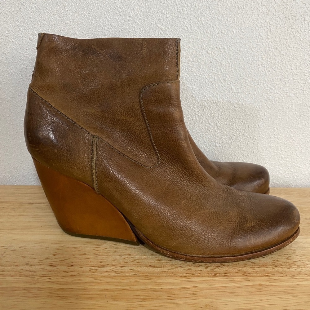 Kork-Ease ~ Ankle Boots MICHELLE 9.5 / 41‎ Brown Leather Wedge Bootie K27722
